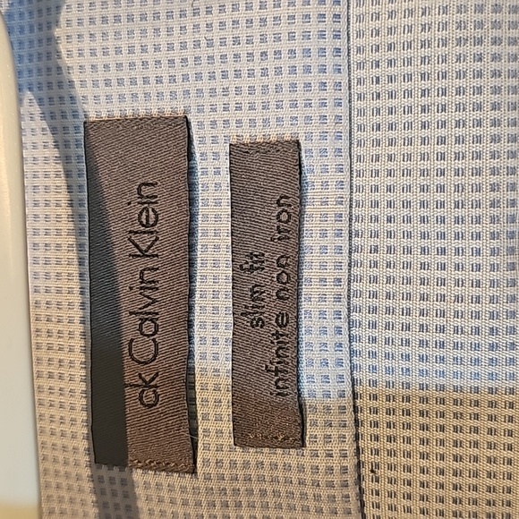 Calvin Kliens dress shirt - Picture 2 of 3